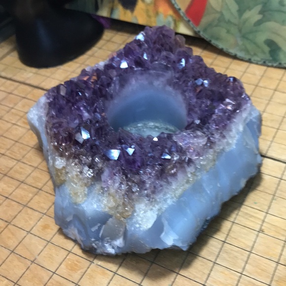 Amethyst Crystal Geode Tea Light Candle Holder 1lb 15oz Felted Base 4.75”x 4” - Picture 3 of 10